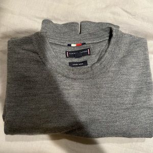 Tommy Hilfiger Heather Gray Merino Wool Sweater (Large)
